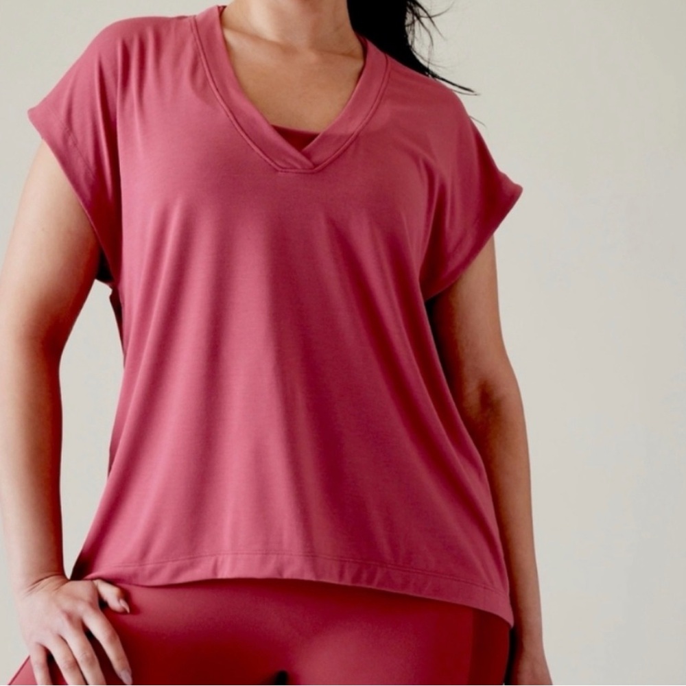 Athleta Explore Split Back Tee Size Xs - image 3